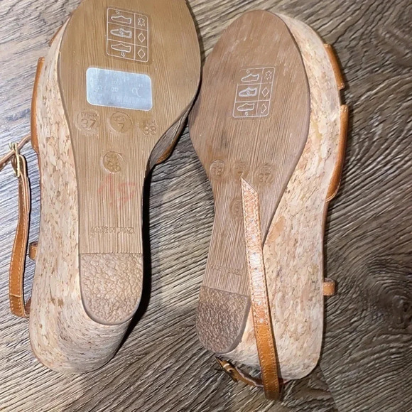 Costa  Blanca tan platform wedge sandals 7 New - Picture 5 of 9